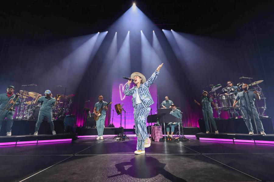 Lauren Daigle at Foster Pavilion